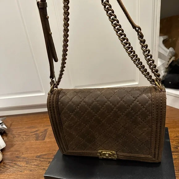 Chanel Large brown boy bag. - Picture 10 of 10